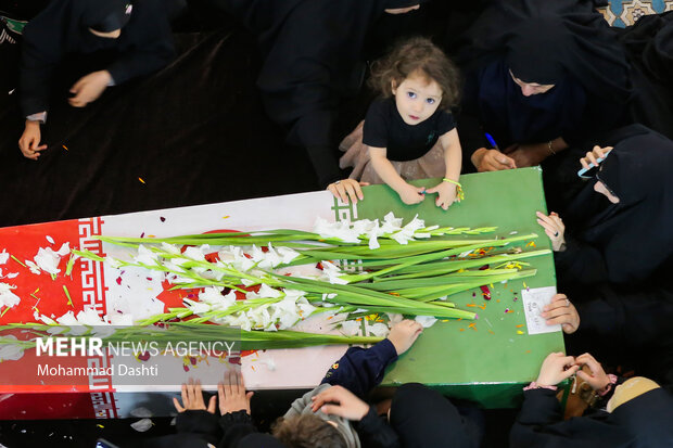 شب وداع با شهدای گمنام دفاع مقدس در اردبیل