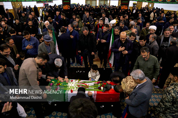 شب وداع با شهدای گمنام دفاع مقدس در اردبیل