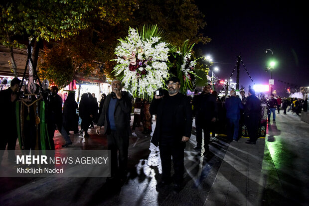قافله عزاداری شب شهادت حضرت زهرا(س) در چهارباغ اصفهان
