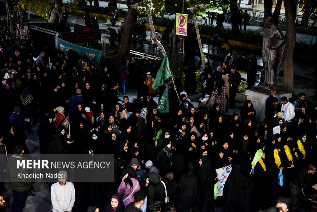 قافله عزاداری شب شهادت حضرت زهرا(س) در چهارباغ اصفهان