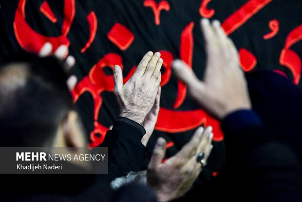 قافله عزاداری شب شهادت حضرت زهرا(س) در چهارباغ اصفهان