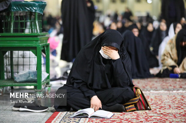 حال‌وهوای حرم امام‌رضا(ع) در شب شهادت حضرت زهرا(س)