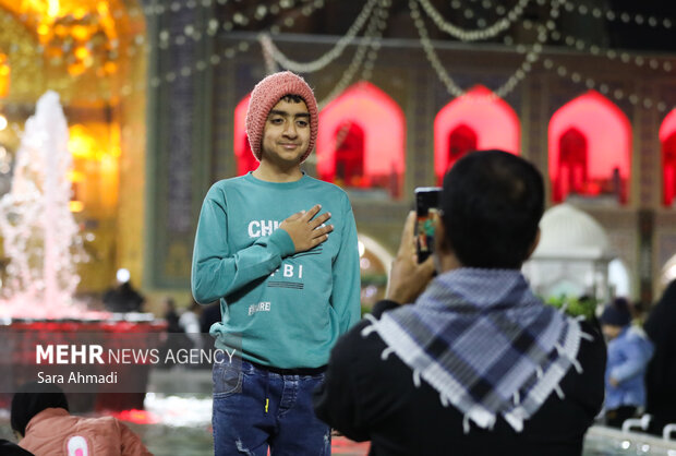 حال‌وهوای حرم امام‌رضا(ع) در شب شهادت حضرت زهرا(س)