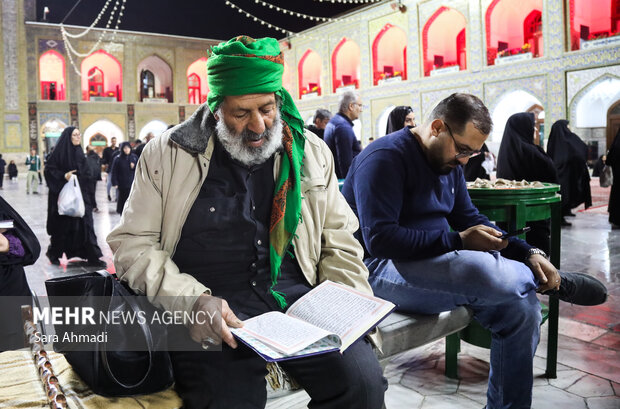 حال‌وهوای حرم امام‌رضا(ع) در شب شهادت حضرت زهرا(س)