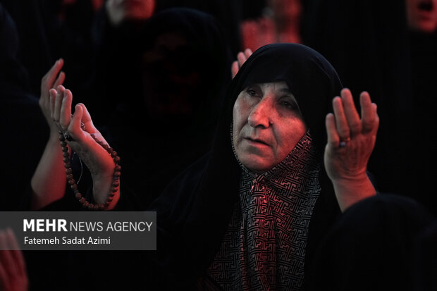 حال و هوای حرم حضرت معصومه(س) در شب شهادت حضرت زهرا(س)