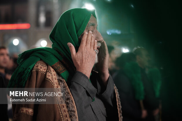 حال و هوای حرم حضرت معصومه(س) در شب شهادت حضرت زهرا(س)