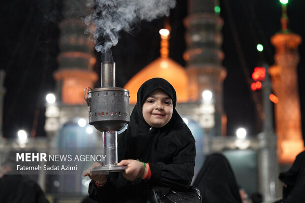 حال و هوای حرم حضرت معصومه(س) در شب شهادت حضرت زهرا(س)