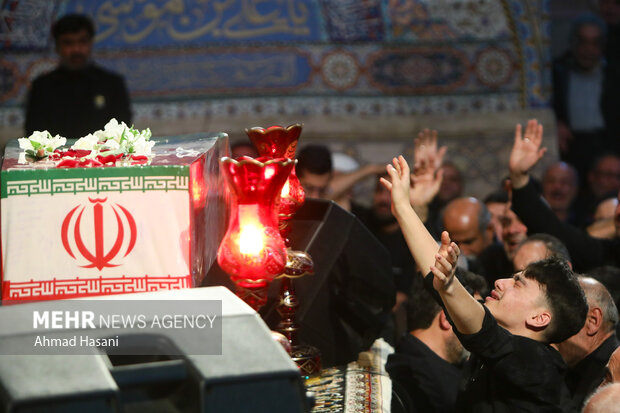 مراسم عزاداری شب شهادت حضرت فاطمه (س) در حرم مطهر رضوی