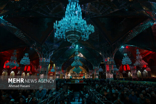 مراسم عزاداری شب شهادت حضرت فاطمه (س) در حرم مطهر رضوی