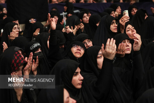 مراسم عزاداری شب شهادت حضرت زهرا (س) در حسینیه امام خمینی (ره)