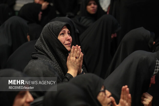 مراسم عزاداری شب شهادت حضرت زهرا (س) در حسینیه امام خمینی (ره)