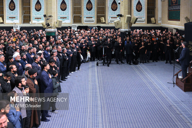 مراسم عزاداری شب شهادت حضرت زهرا (س) در حسینیه امام خمینی (ره)