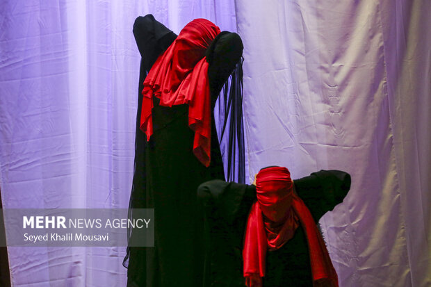 اجرای نمایش «زنی شبیه مادر»