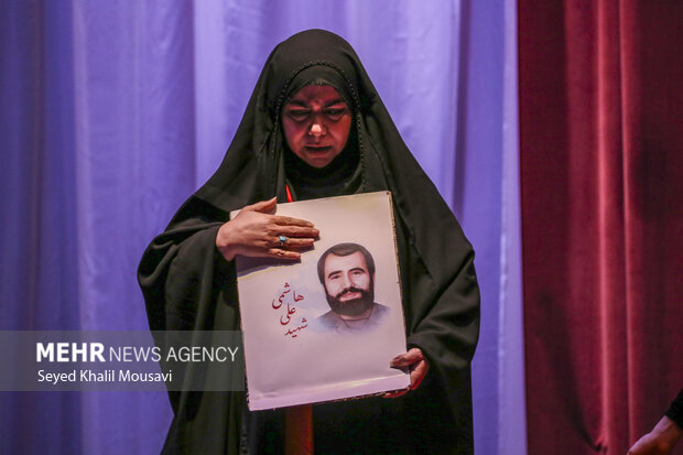 اجرای نمایش «زنی شبیه مادر»