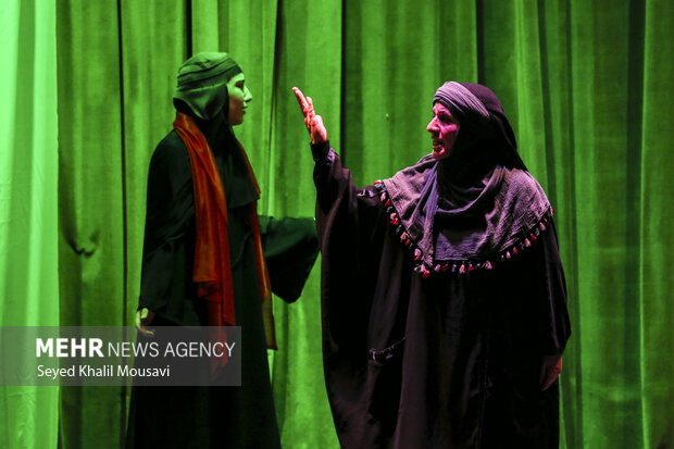 اجرای نمایش «زنی شبیه مادر»