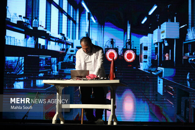 ‌‌ سوگواره نمایشی پولاد پارسی