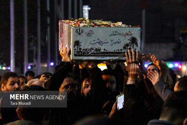 استقبال از شهید گمنام در میدان شهدای ذهاب رشت