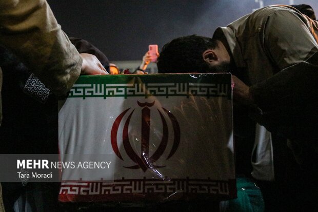 استقبال از شهید گمنام در میدان شهدای ذهاب رشت