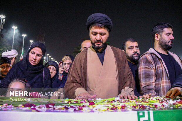 استقبال از شهید گمنام در میدان شهدای ذهاب رشت