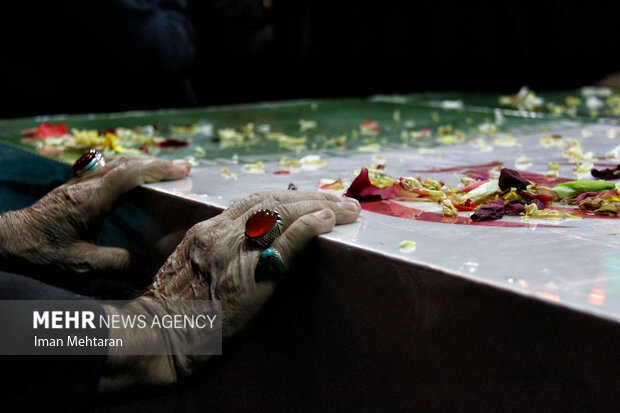 مراسم شب شهادت حضرت زهرا(س) و وداع با شهدای گمنام