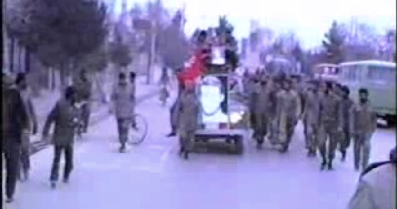 دامغان در اسفند ۶۲؛ شکوهِ بی‌نظیرِ بدرقه ۱۸ شهید «خیبر»