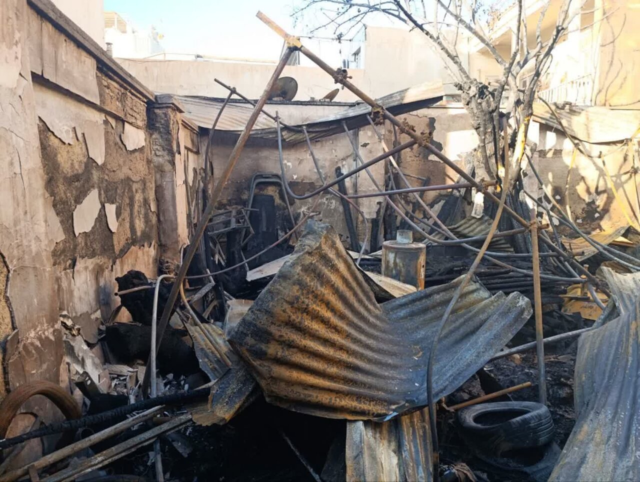 حریق انبار لوازم یدکی در منزل قدیمی خیابان خلجا مهار شد