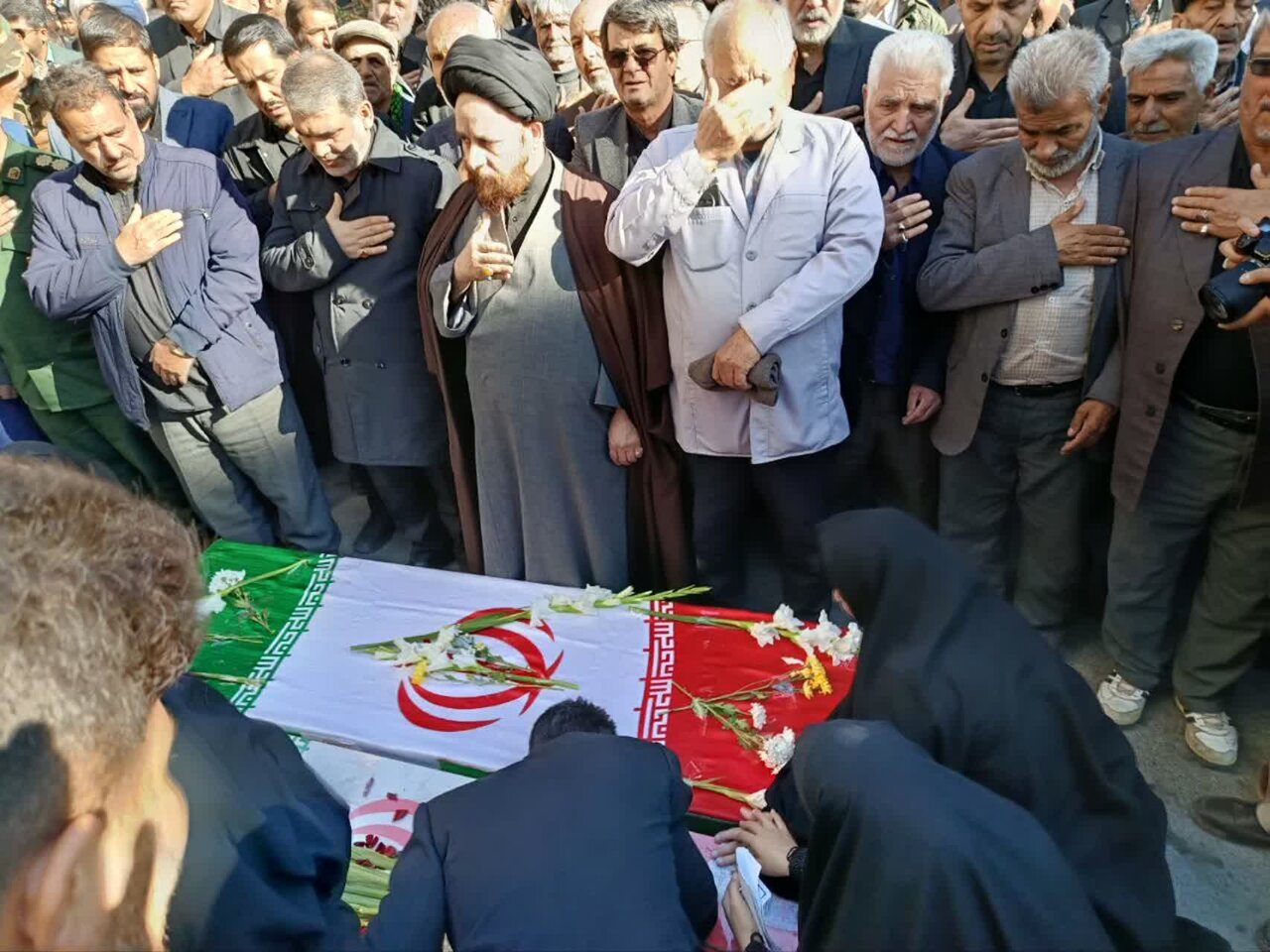 پیکر مطهر ۲ شهید در تربت‌حیدریه تشییع شد