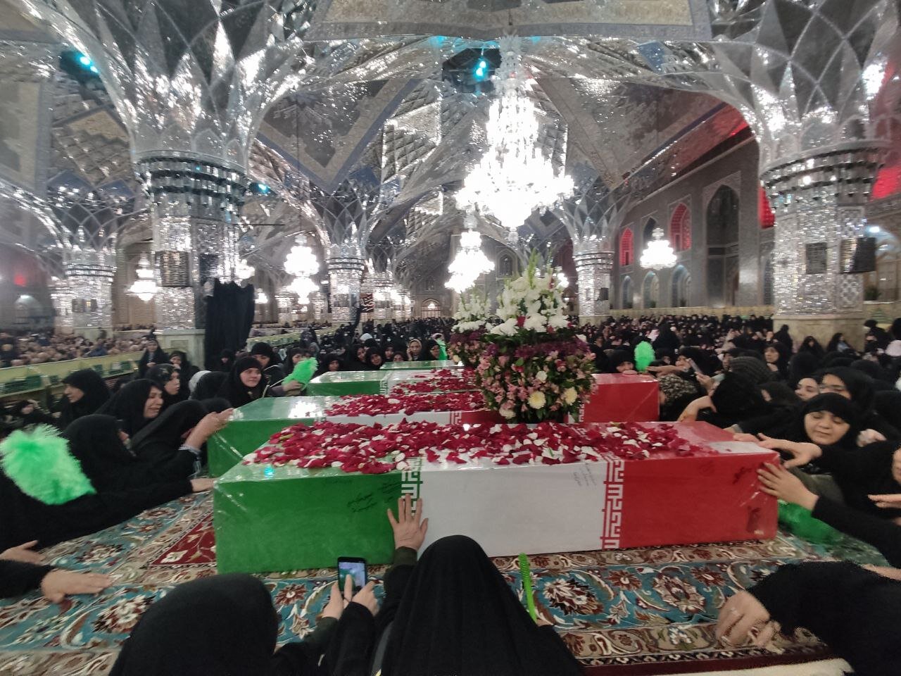 مراسم وداع با شهدای گمنام در حرم امام رضا(ع)