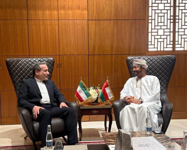 رایزنی وزیر امور خارجه کشورمان با همتای عمانی خود در مسقط