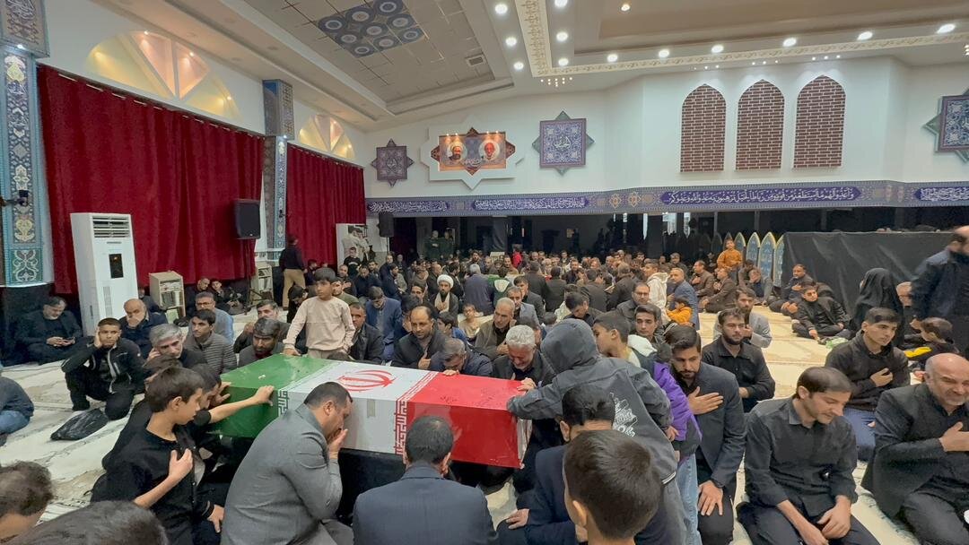 عزاداری باشکوه مردم یاسوج در شب شهادت بانوی دو عالم حضرت فاطمه زهرا(س)