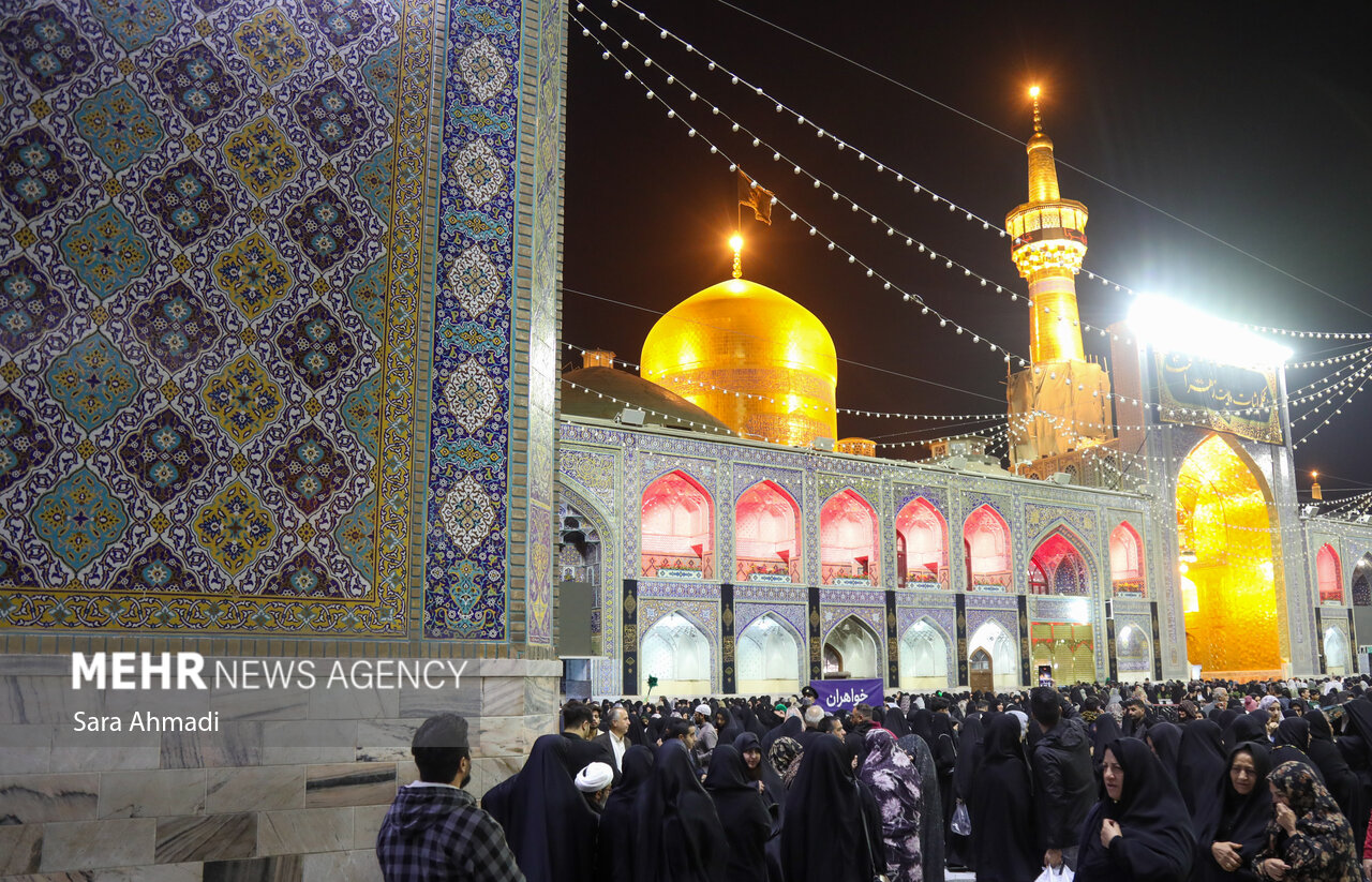 شب شهادت حضرت زهرا(س) در حرم امامرضا(ع)