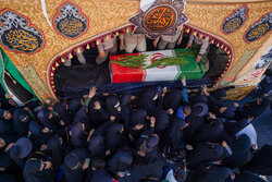 بدرقه باشکوه پیکرهای مطهر شهدای گمنام در شیراز
