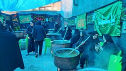 طبخ ۳۰۰ دیگ آش نذری همزمان با ایام فاطمیه در شفت