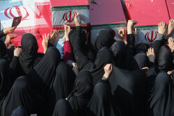 تجلیل از مادران، همسران و دختران شهدا توسط بسیج شهرداری تهران