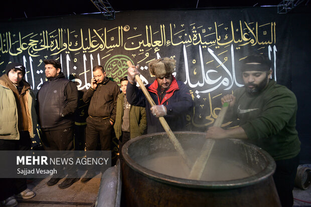 پخت چهل دیگ نذری در همدان