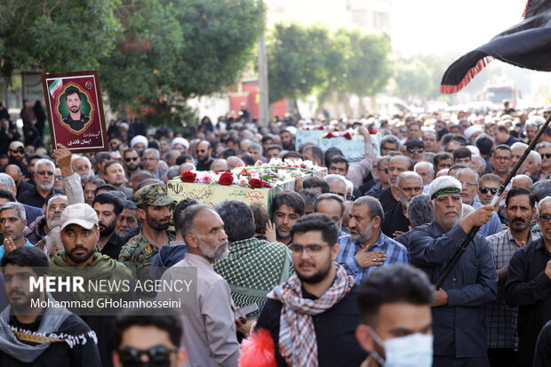 مراسم تشييع جثامين 300 شهيد مجهول الهوية من شهداء الدفاع المقدس في أنحاء البلاد