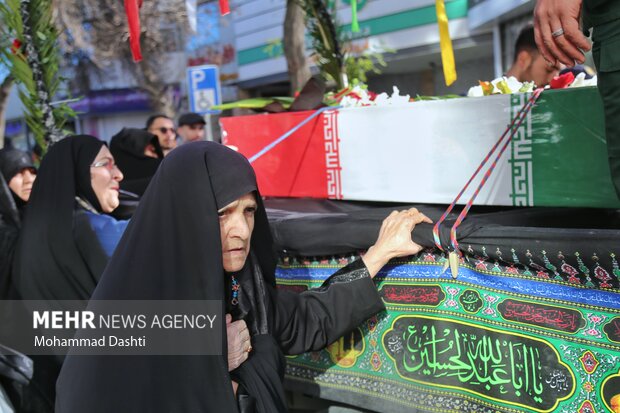 تشییع پیکر ۳ شهید گمنام دفاع مقدس در اردبیل