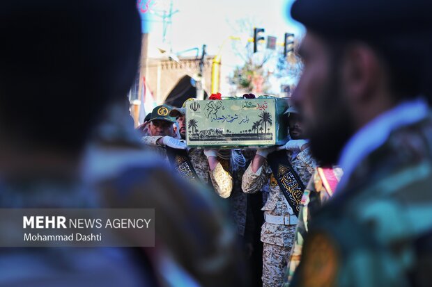 تشییع پیکر ۳ شهید گمنام دفاع مقدس در اردبیل