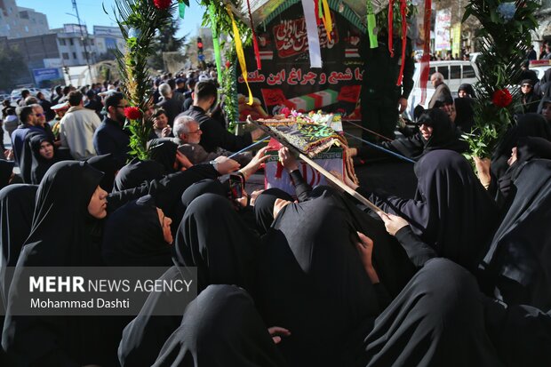 تشییع پیکر ۳ شهید گمنام دفاع مقدس در اردبیل