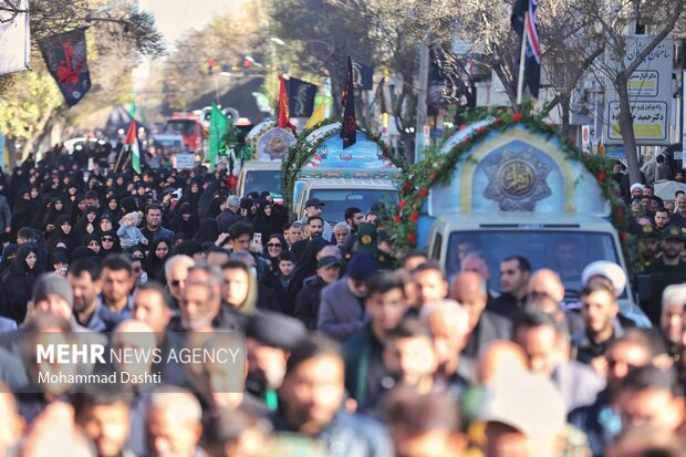 تشییع پیکر ۳ شهید گمنام دفاع مقدس در اردبیل