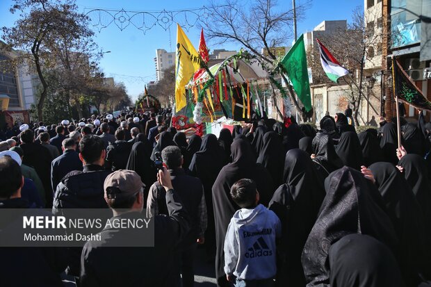 تشییع پیکر ۳ شهید گمنام دفاع مقدس در اردبیل