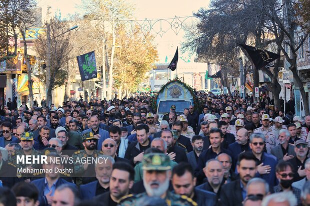 تشییع پیکر ۳ شهید گمنام دفاع مقدس در اردبیل