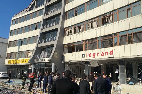 Azerbaycan'ın başkenti Bakü'de patlama (+video)