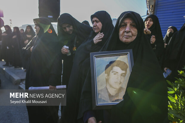 تشییع ۸ شهید گمنام دفاع مقدس در اهواز