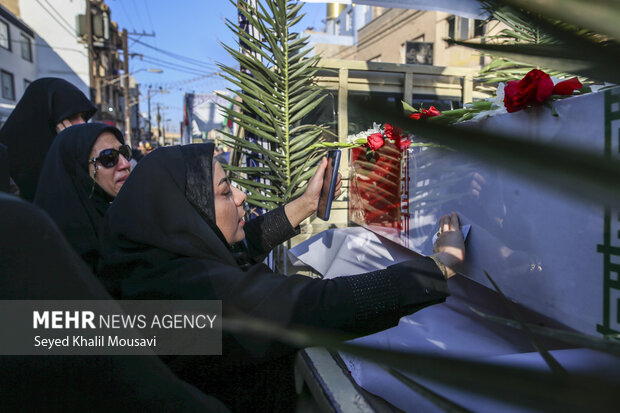 تشییع ۸ شهید گمنام دفاع مقدس در اهواز