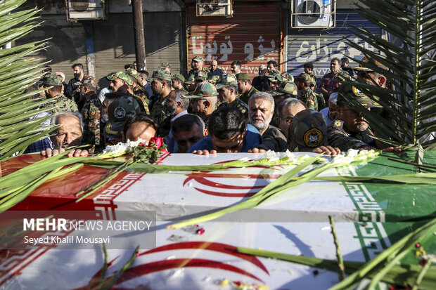 تشییع ۸ شهید گمنام دفاع مقدس در اهواز