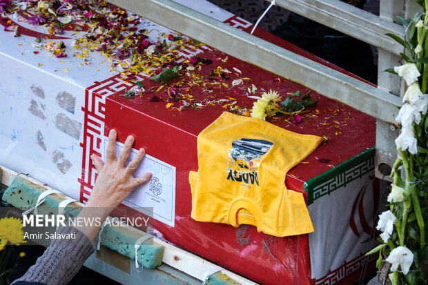 تشییع پیکر شهدای گمنام در سمنان