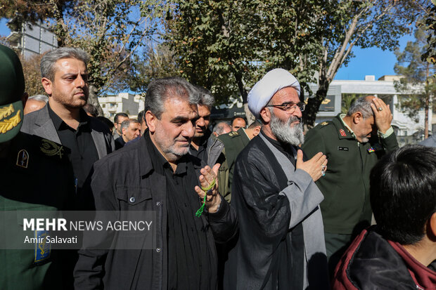 استاندار و امام جمعه سمنان در تشییع شهدای گمنام
