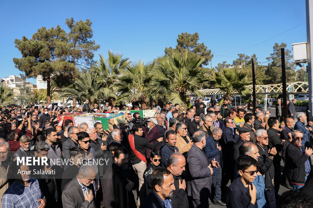 تشییع پیکر شهدای گمنام در سمنان