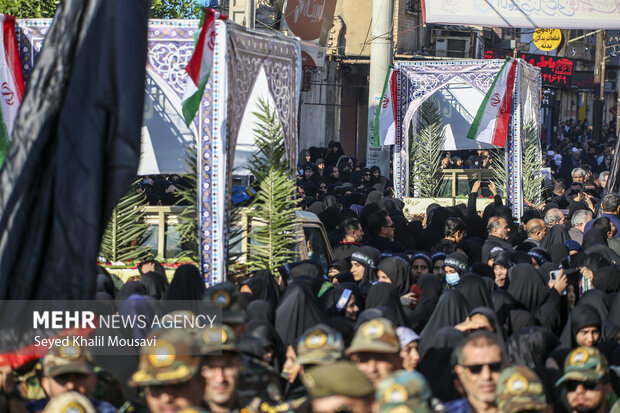 تشییع ۸ شهید گمنام دفاع مقدس در اهواز